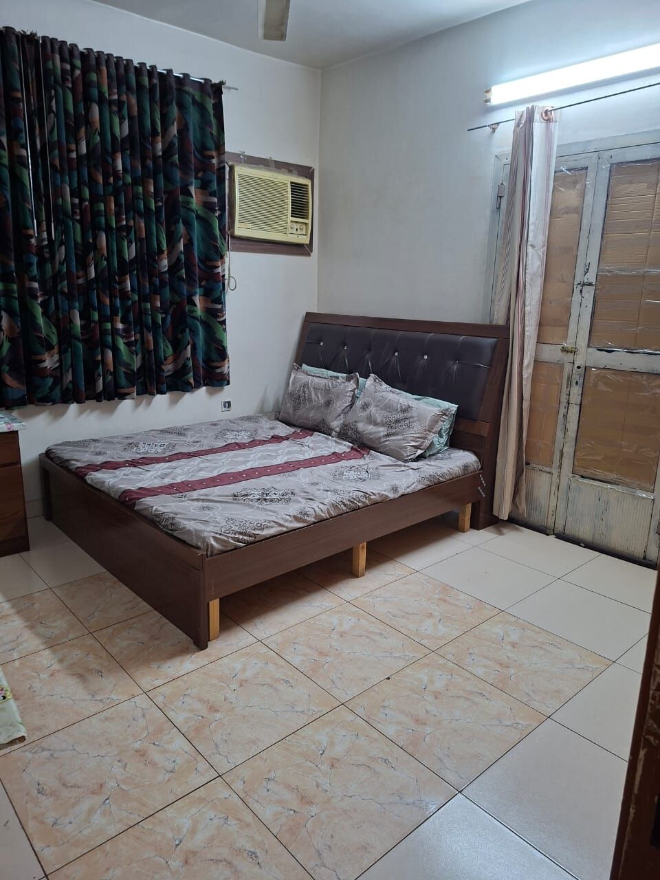 Hara, Household Items, SAR 1,  Cooking Range, American Bed, Almiras, BookShelf For Sale