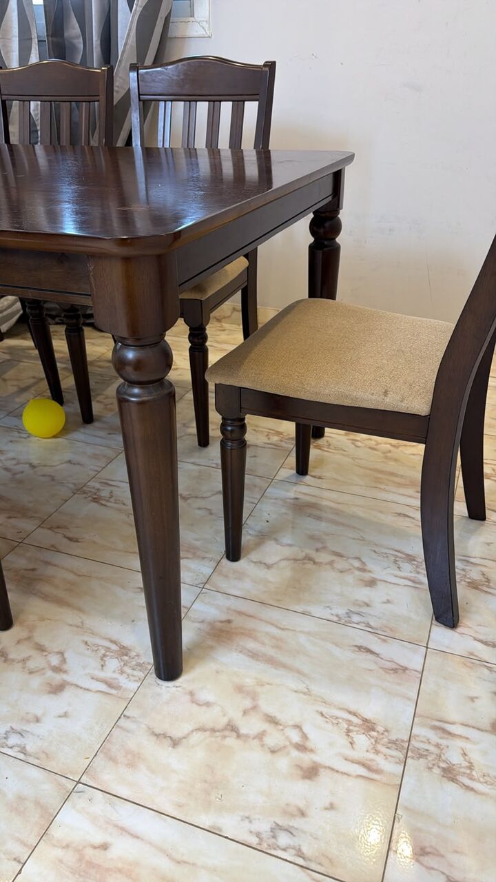 Riyadh, Furniture, SAR 1000,  8 Seater Dining Table (Homecentre)