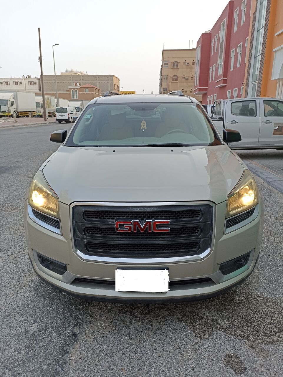 Khobar, Vehicles, Cars & Trucks , SAR 25000,  Gmc Acadia,  2013,  Automatic,  180000 KM,    MID OPTION