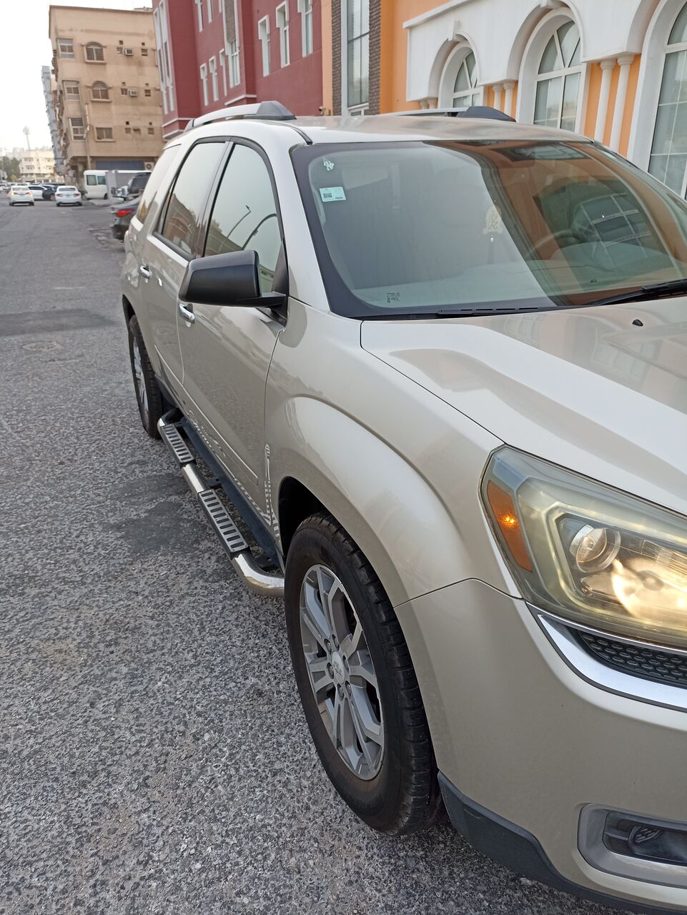 Khobar, Vehicles, Cars & Trucks , SAR 25000,  Gmc Acadia,  2013,  Automatic,  180000 KM,    MID OPTION