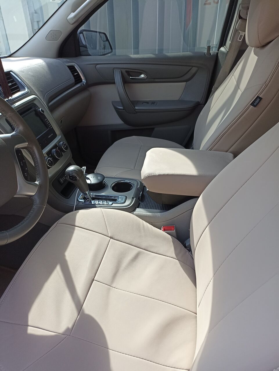 Khobar, Vehicles, Cars & Trucks , SAR 25000,  Gmc Acadia,  2013,  Automatic,  180000 KM,    MID OPTION