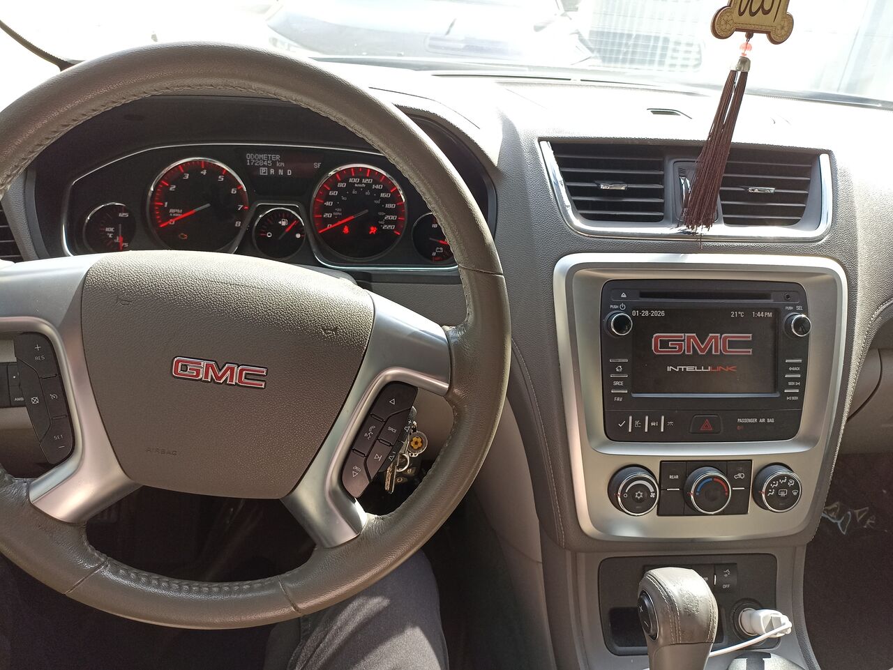 Khobar, Vehicles, Cars & Trucks , SAR 25000,  Gmc Acadia,  2013,  Automatic,  180000 KM,    MID OPTION