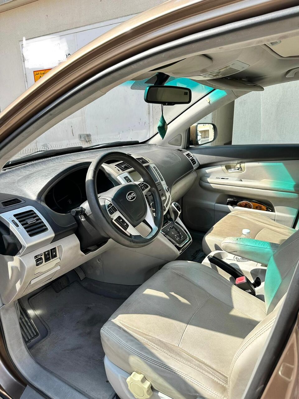 Manama, Vehicles, Cars & Trucks , BHD 700,  BYD S6,  2015,  Automatic,  161000 KM,    For Sale Urgently