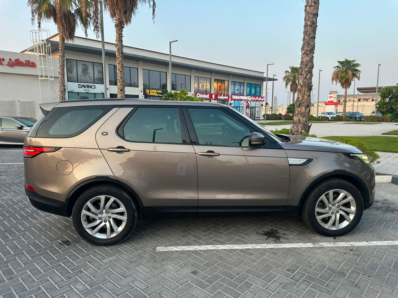 Manama, Vehicles, Cars & Trucks , BHD 6200,  Land Rover Discovery,  2017,  Automatic,  17000 KM,