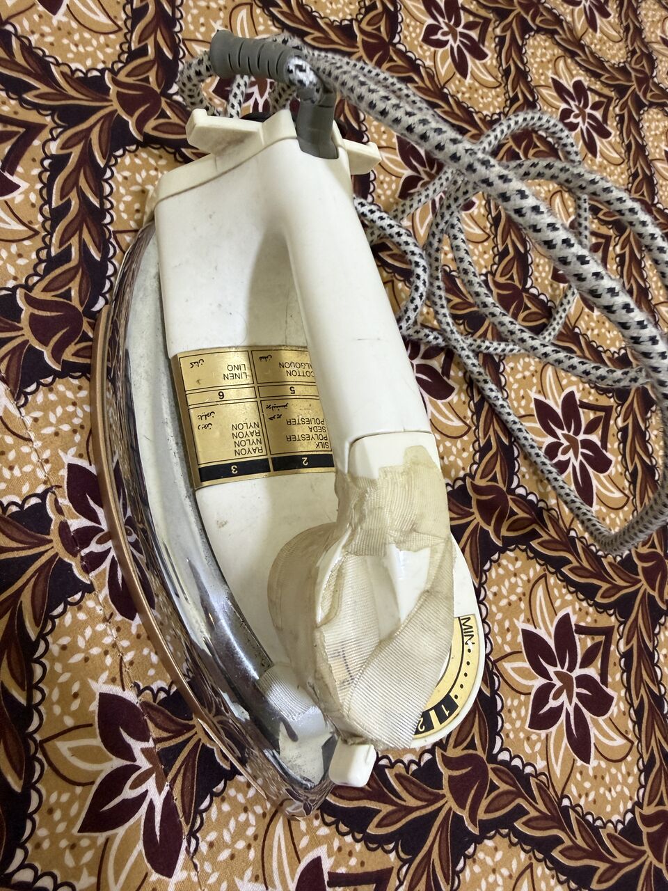 Jubail, Appliances, SAR 100,  3 Electrical Extension And 1 Iron For Sale In Jubail The Price Of All Items Is 100 SaR