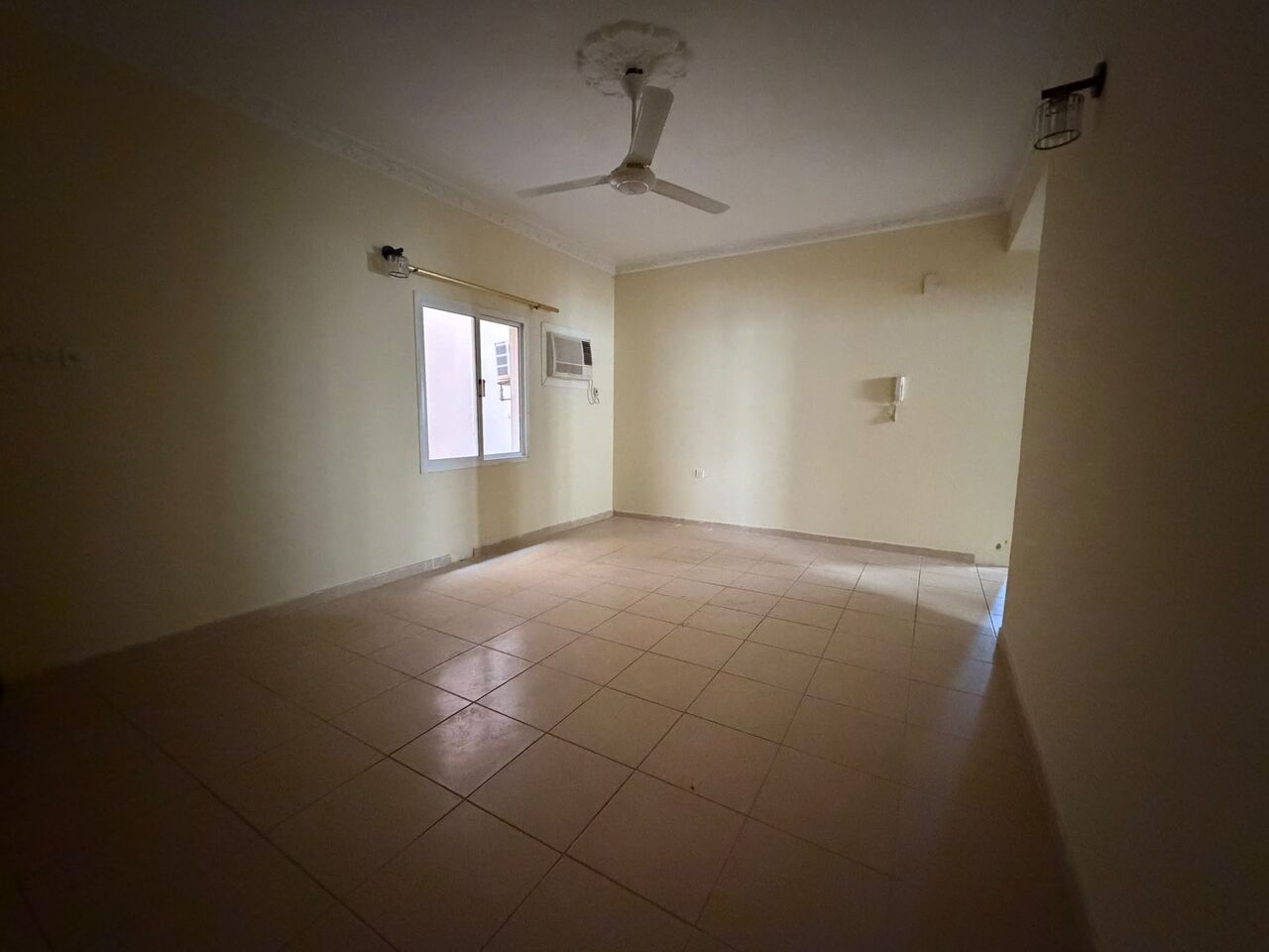 Adliya, Apartments, Flats, Houses & Villas, BHD 230/month,  Furnished,  2 BR,  SEMI-FURNISHED APARTMENT FOR RENT IN ADLIYA | BALCONY | CONVENIENT LOCATION