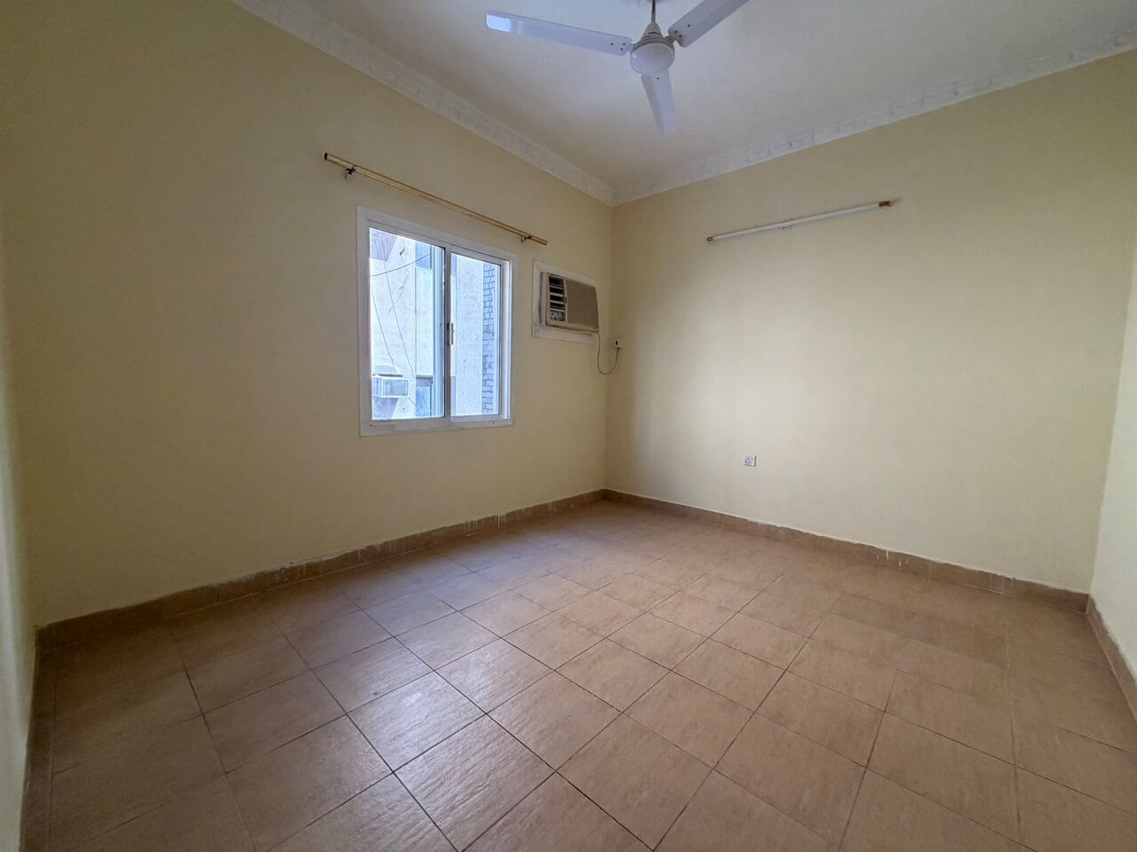 Adliya, Apartments, Flats, Houses & Villas, BHD 230/month,  Furnished,  2 BR,  SEMI-FURNISHED APARTMENT FOR RENT IN ADLIYA | BALCONY | CONVENIENT LOCATION