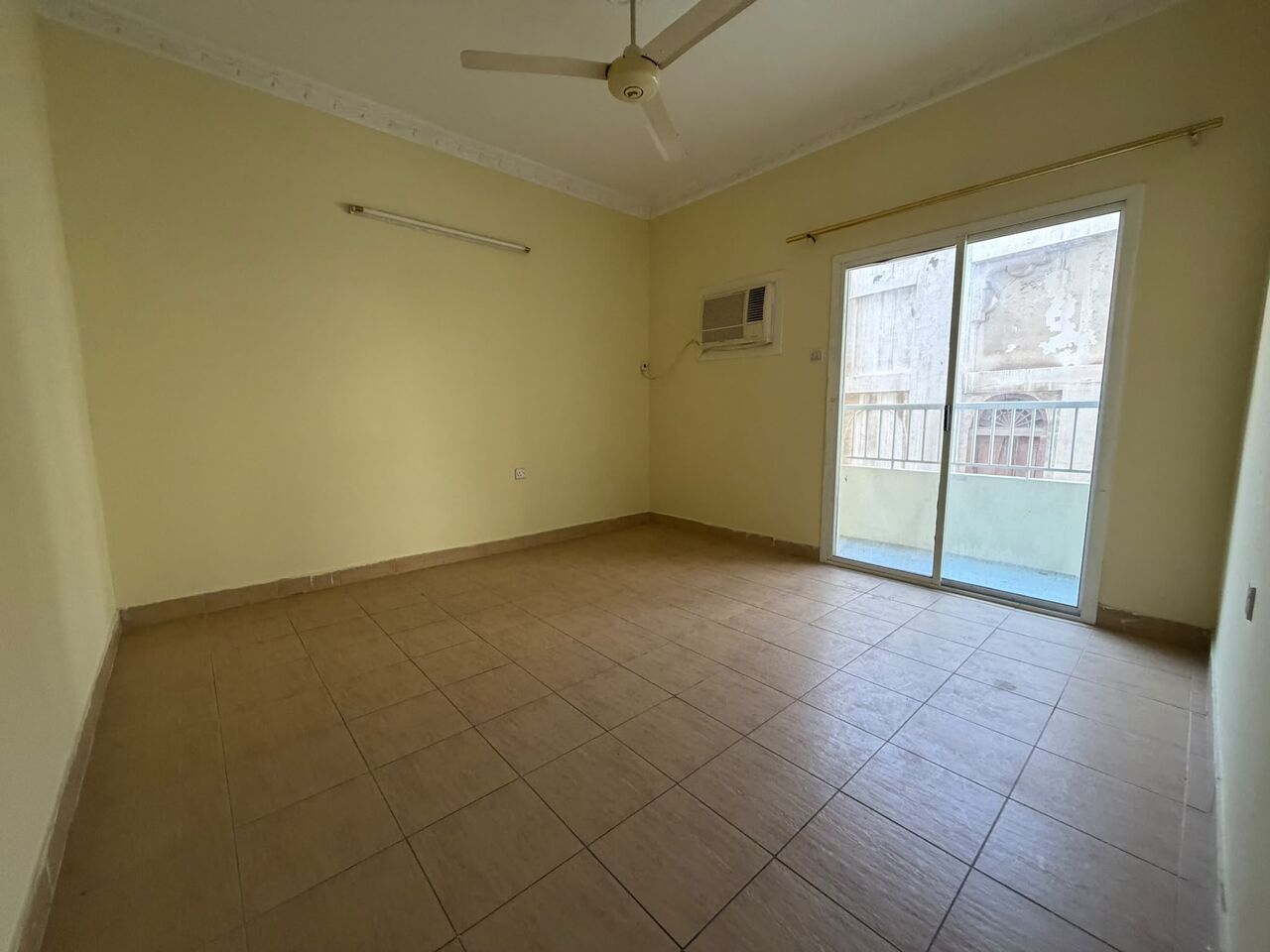 Adliya, Apartments, Flats, Houses & Villas, BHD 230/month,  Furnished,  2 BR,  SEMI-FURNISHED APARTMENT FOR RENT IN ADLIYA | BALCONY | CONVENIENT LOCATION