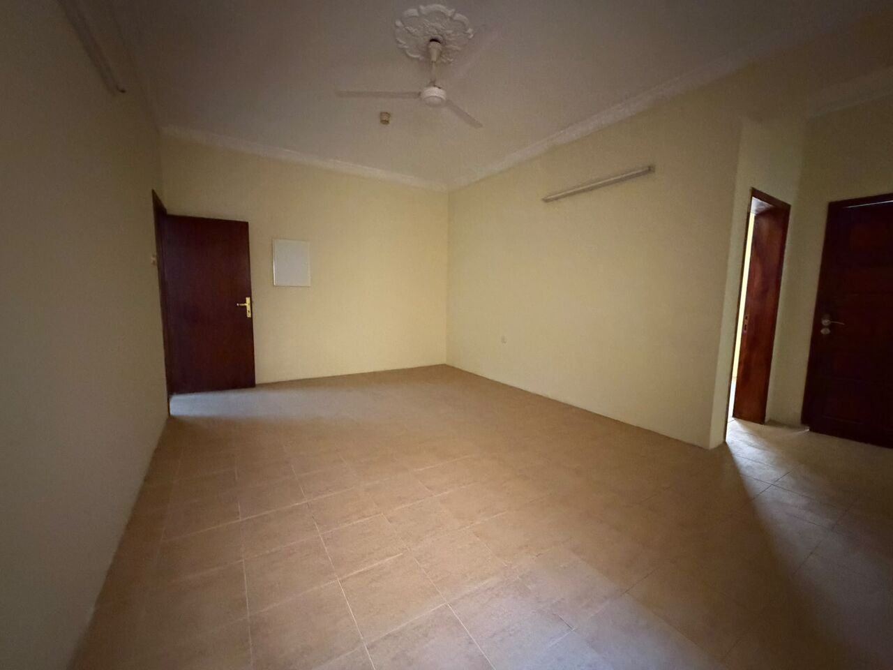 Adliya, Apartments, Flats, Houses & Villas, BHD 230/month,  2 BR,  SEMI-FURNISHED APARTMENT FOR RENT IN ADLIYA