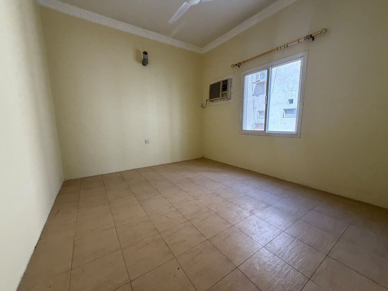 Adliya, Apartments, Flats, Houses & Villas, BHD 230/month,  2 BR,  SEMI-FURNISHED APARTMENT FOR RENT IN ADLIYA
