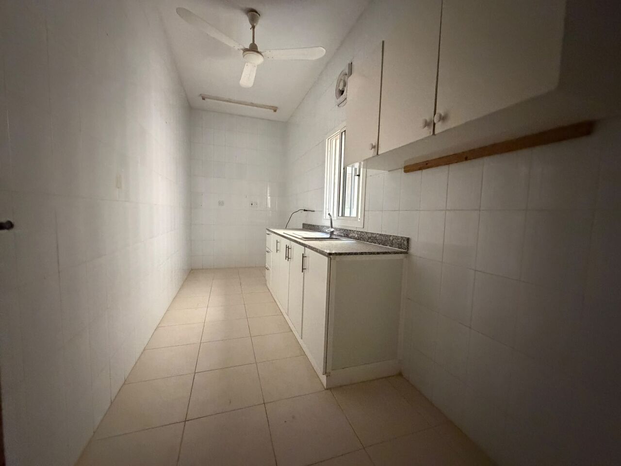Adliya, Apartments, Flats, Houses & Villas, BHD 230/month,  2 BR,  SEMI-FURNISHED APARTMENT FOR RENT IN ADLIYA
