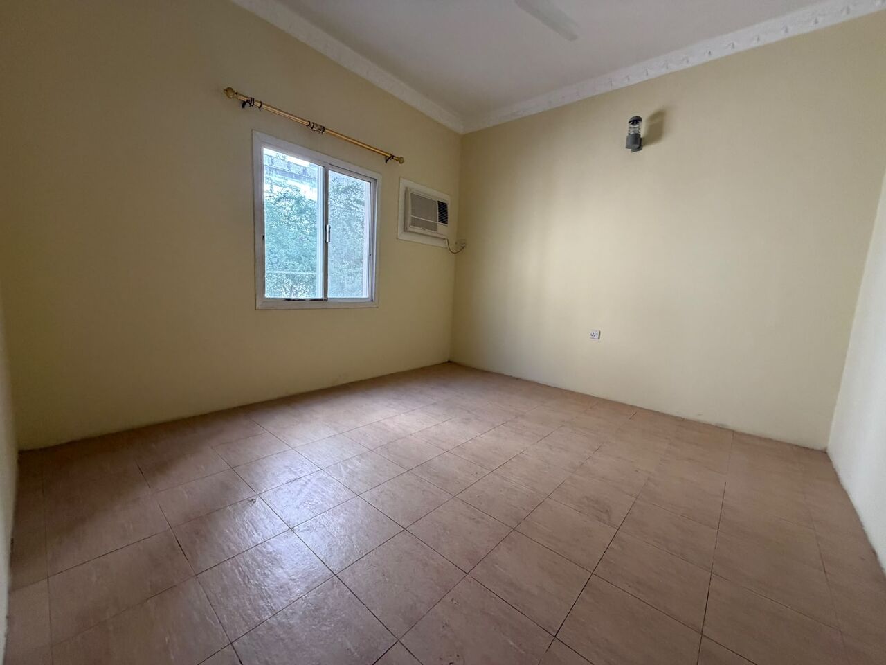 Adliya, Apartments, Flats, Houses & Villas, BHD 230/month,  2 BR,  SEMI-FURNISHED APARTMENT FOR RENT IN ADLIYA