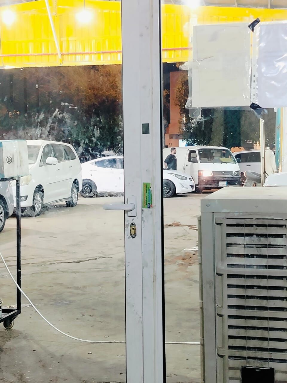 Riyadh, Business Partners, Car Mechanic And Car / Electrician Running Work Shop Available For Rent Urgently