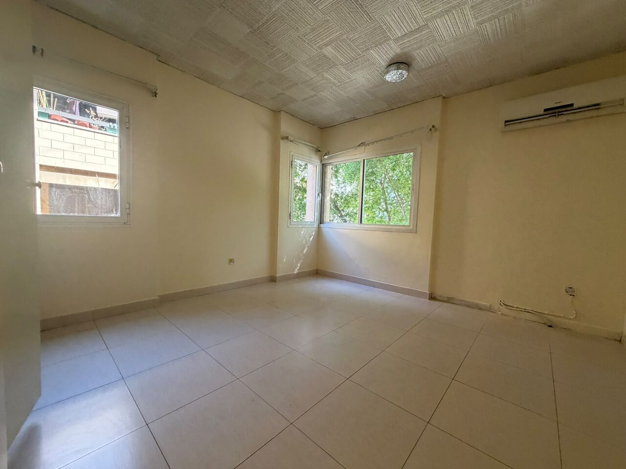 Adliya, Apartments, Flats, Houses & Villas, BHD 270/month,  3 BR,  EMI-FURNISHED APARTMENT FOR RENT IN ADLIYA