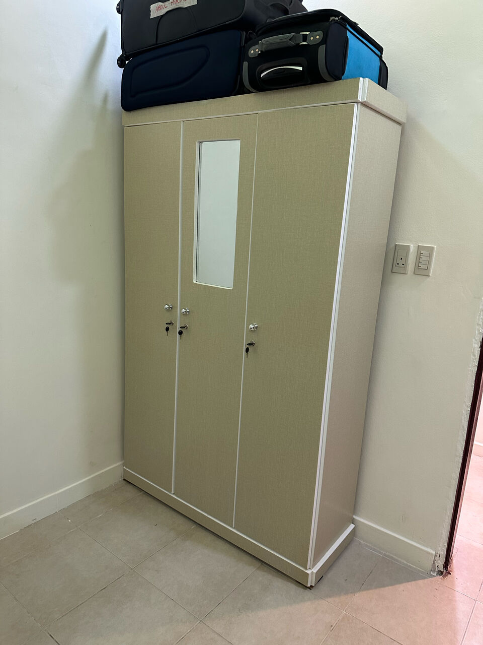Jubail, Household Items, SAR 525,  🔥 3-DOOR CUPBOARD FOR SALE! 🔥