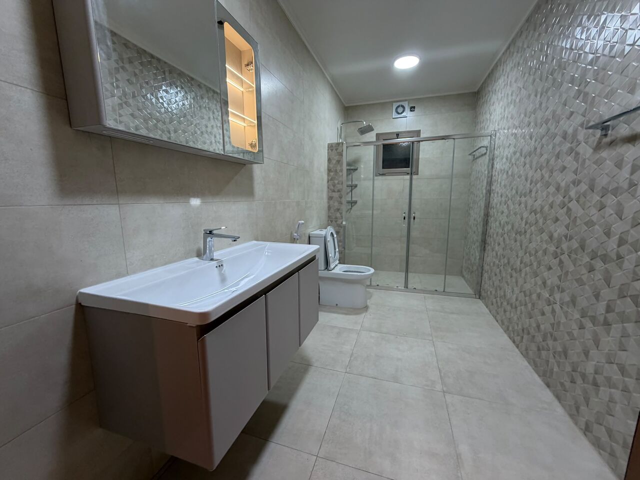 Adliya, Apartments, Flats, Houses & Villas, BHD 1000/month,  Furnished,  3 BR,  3BR LUXURY FULLY FURNISHED COMPOUND VILLA FOR RENT IN ADLIYA