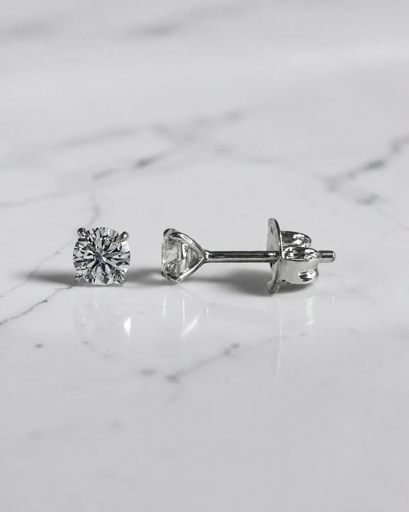 London, Jewelry, GBP 500,  Beautiful Diamond Stud Earrings With Exceptional Brilliance