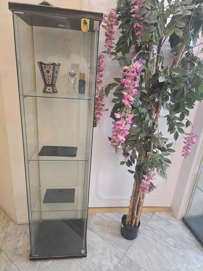 Riyadh, Furniture, SAR 149,  Glass Display Cabinet &ndash; 160 Cm, 3 Glass Shelves
