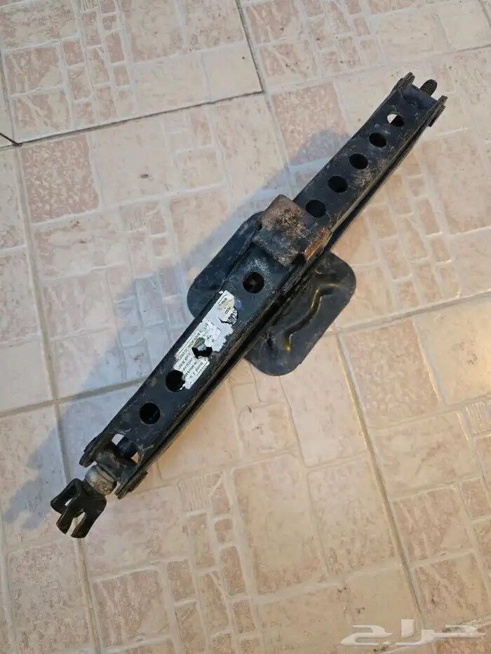 Riyadh, Auto Parts, SAR 1,  Scissor Car Jack &ndash; Used