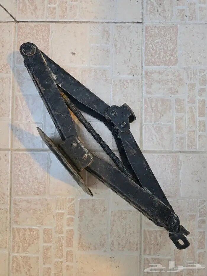 Riyadh, Auto Parts, SAR 1,  Scissor Car Jack &ndash; Used