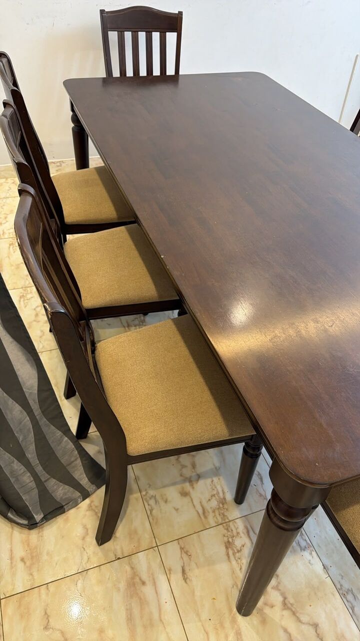 Riyadh, Furniture, SAR 1000,  Dining Table, 8 Seater (Homecentre)
