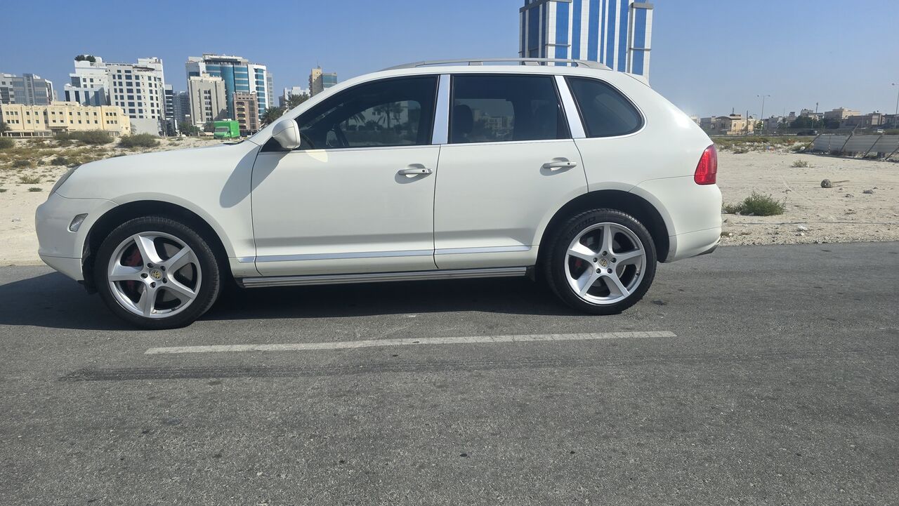 Al Seef, Vehicles, Cars & Trucks , BHD 2200,  Porsche Cayenne Turbo,  2005,  Automatic,  180000 KM,