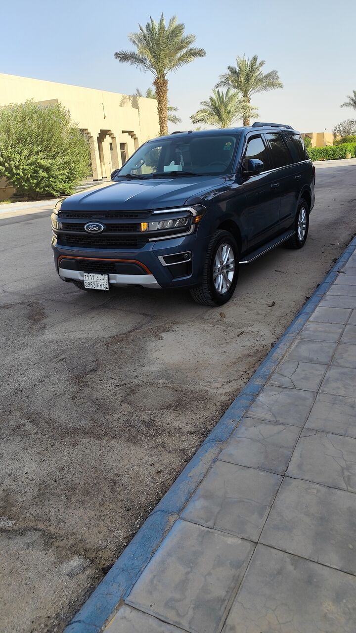 Al Saadah, Vehicles, Cars & Trucks , SAR 170000,  Ford Expedition XLT,  2022,  Automatic,  74700 KM,   4X4 First Owner