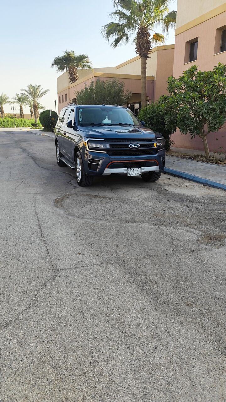 Al Saadah, Vehicles, Cars & Trucks , SAR 170000,  Ford Expedition XLT,  2022,  Automatic,  74700 KM,   4X4 First Owner
