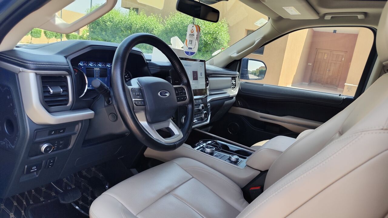 Al Saadah, Vehicles, Cars & Trucks , SAR 170000,  Ford Expedition XLT,  2022,  Automatic,  74700 KM,   4X4 First Owner