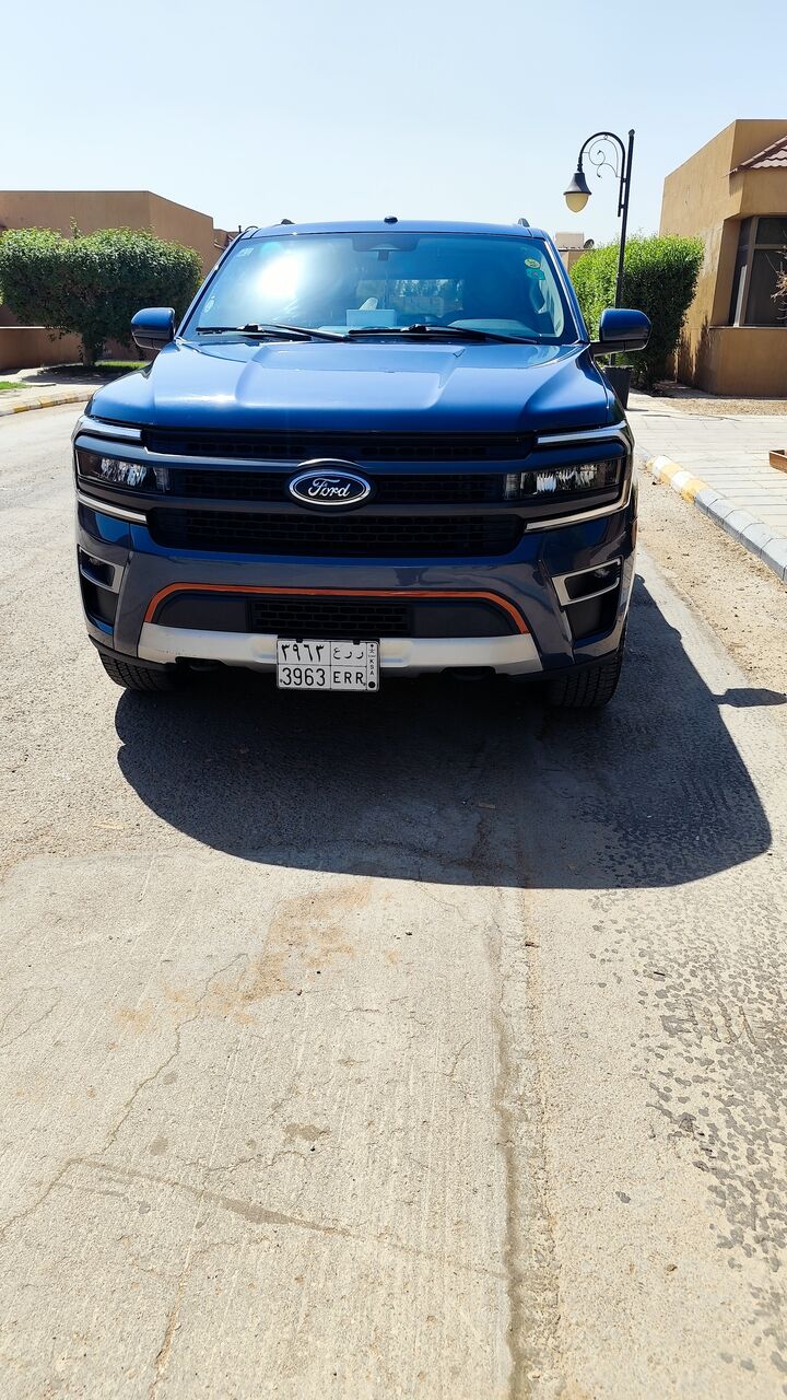 Al Saadah, Vehicles, Cars & Trucks , SAR 170000,  Ford Expedition XLT,  2022,  Automatic,  74700 KM,   4X4 First Owner