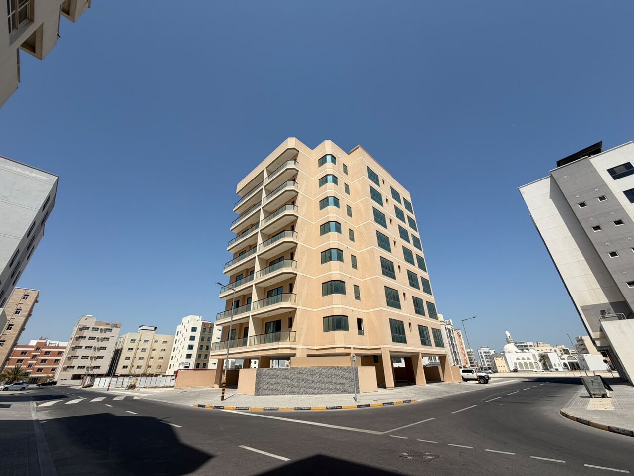 Janabiya, Apartments, Flats, Houses & Villas, BHD 300/month,  2 BR,  90 Sq. Meter,  2 Bedroom Flat For Rent In Janabiya 300 BD With EWA