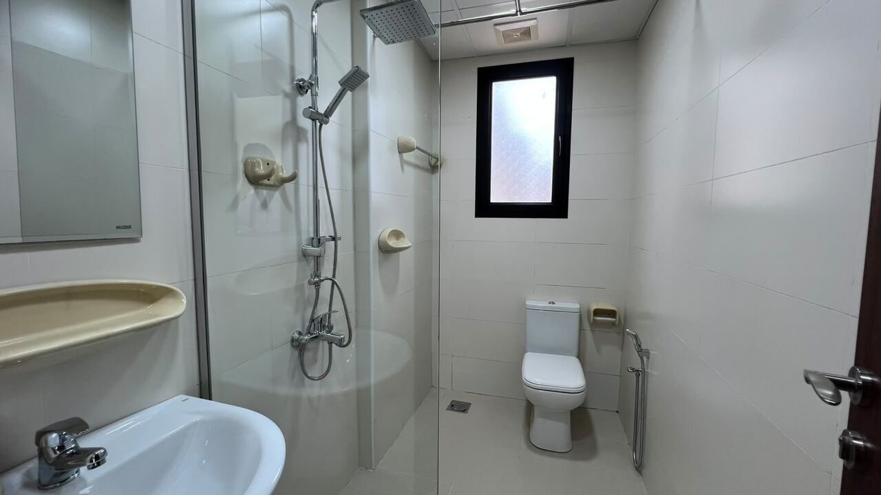 Janabiya, Apartments, Flats, Houses & Villas, BHD 300/month,  2 BR,  90 Sq. Meter,  2 Bedroom Flat For Rent In Janabiya 300 BD With EWA