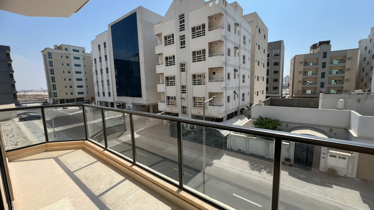 Janabiya, Apartments, Flats, Houses & Villas, BHD 300/month,  2 BR,  90 Sq. Meter,  2 Bedroom Flat For Rent In Janabiya 300 BD With EWA
