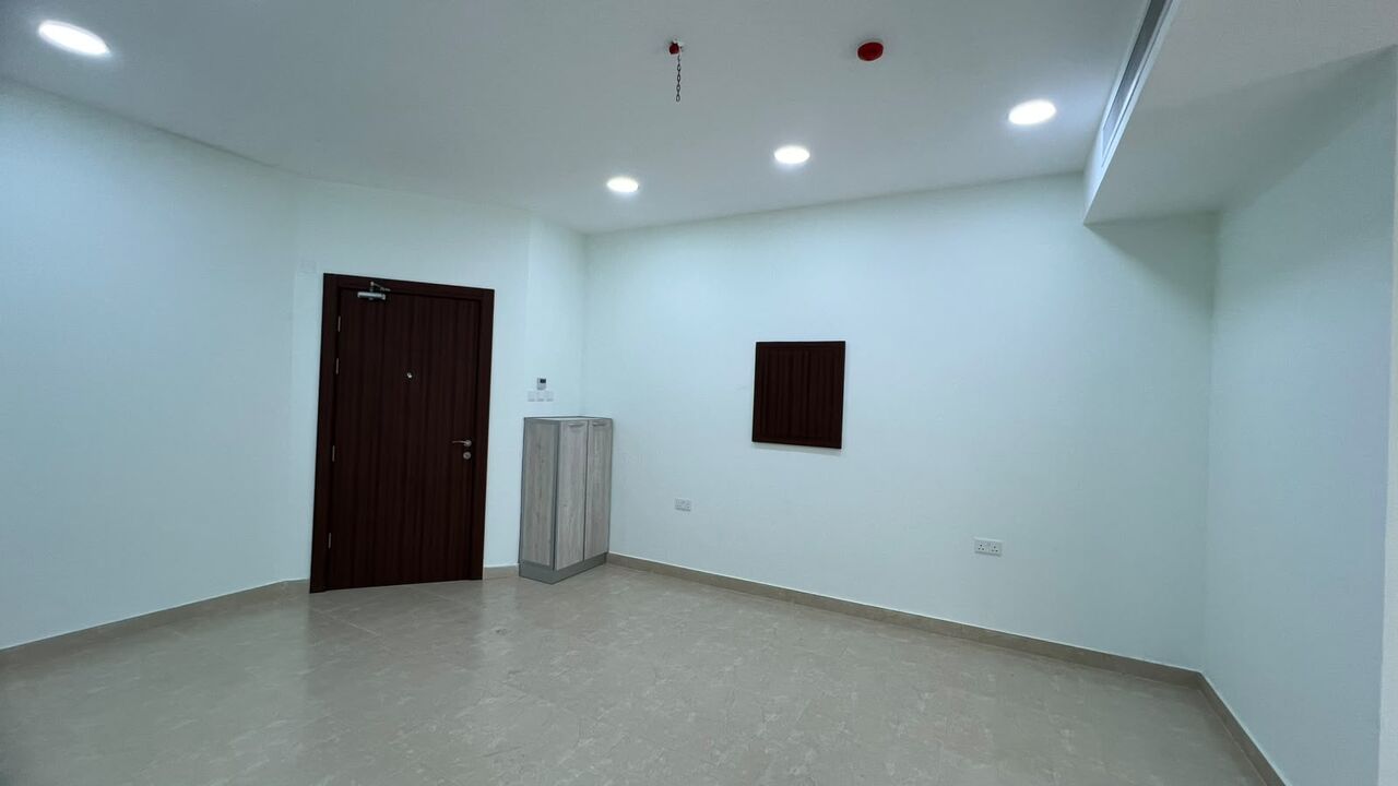 Janabiya, Apartments, Flats, Houses & Villas, BHD 300/month,  2 BR,  90 Sq. Meter,  2 Bedroom Flat For Rent In Janabiya 300 BD With EWA