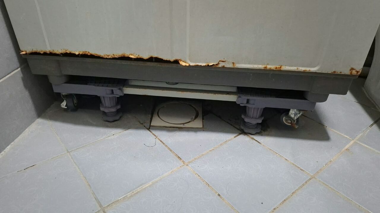 Al Adama, Appliances, SAR 100,  Washing Machine 7KG Hitachi ( Working Condition). Have Little Rust At The Bottom No Leakag