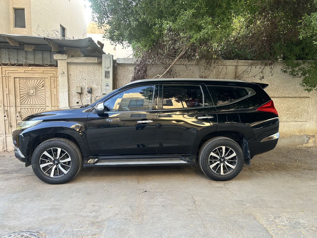 Al Malaz, Vehicles, Cars & Trucks , SAR 49999,  Mitsubishi Montero Sport,  2017,  Automatic,  222300 KM,  Mitsubhishi Montero Sport -- Buy And Drive Condition -49,999