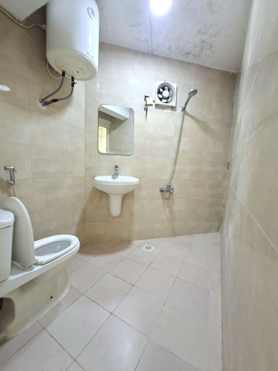 Gudaibiya, Apartments, Flats, Houses & Villas, BHD 180/month,  Furnished,  1 BR,  Fully Furnished 1BHK With Ewa In Gudaibiya,Neat&Clean Flat @ 35547951