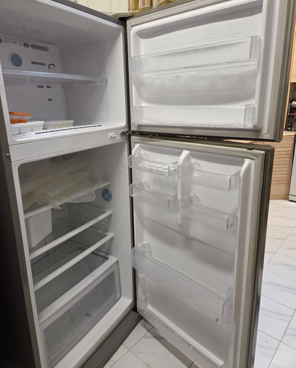 Jeddah, Appliances, SAR 900,  Large Samsung Fridge Like New, 14.6 Cubic