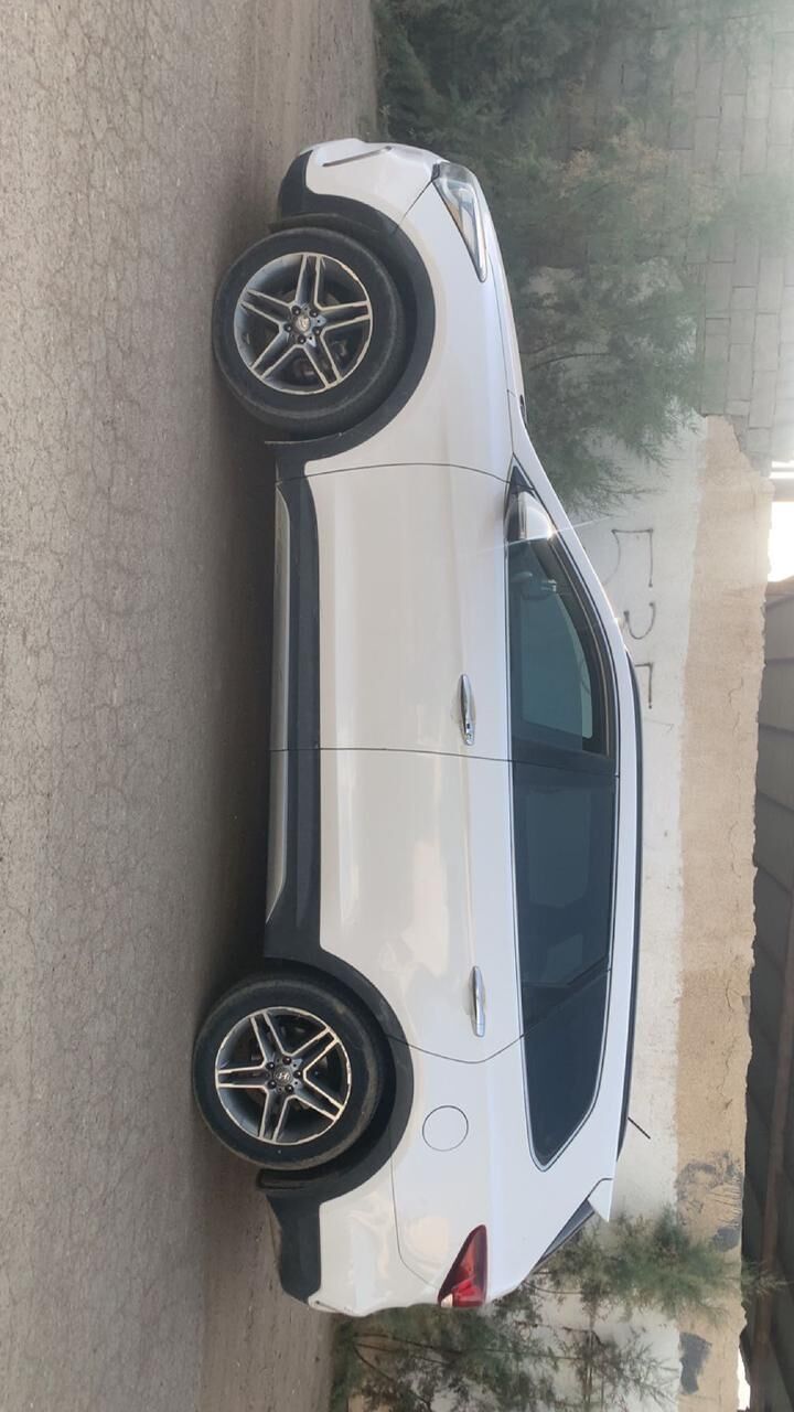 Yanbu, Vehicles, Cars & Trucks , Hyundai Santafe,  2017,  Automatic,  350266 KM,