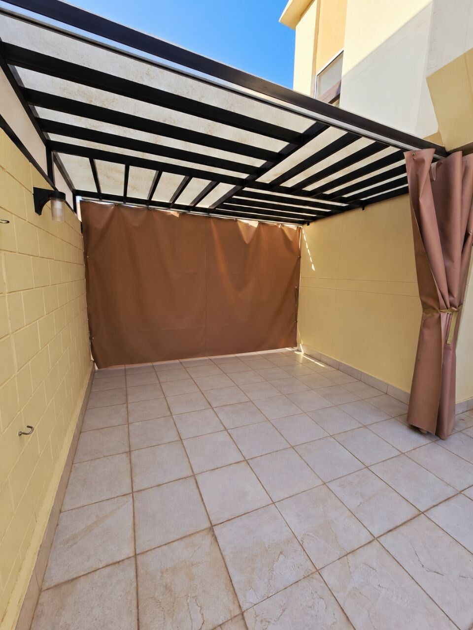 Riyadh, Farm & Garden, SAR 1800,  Outdoor Canopy With 2 Curtains | مظلة جلسة خارجية مع ستارتين