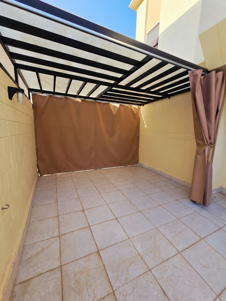 Riyadh, Farm & Garden, SAR 1800,  Outdoor Canopy With 2 Curtains | مظلة جلسة خارجية مع ستارتين