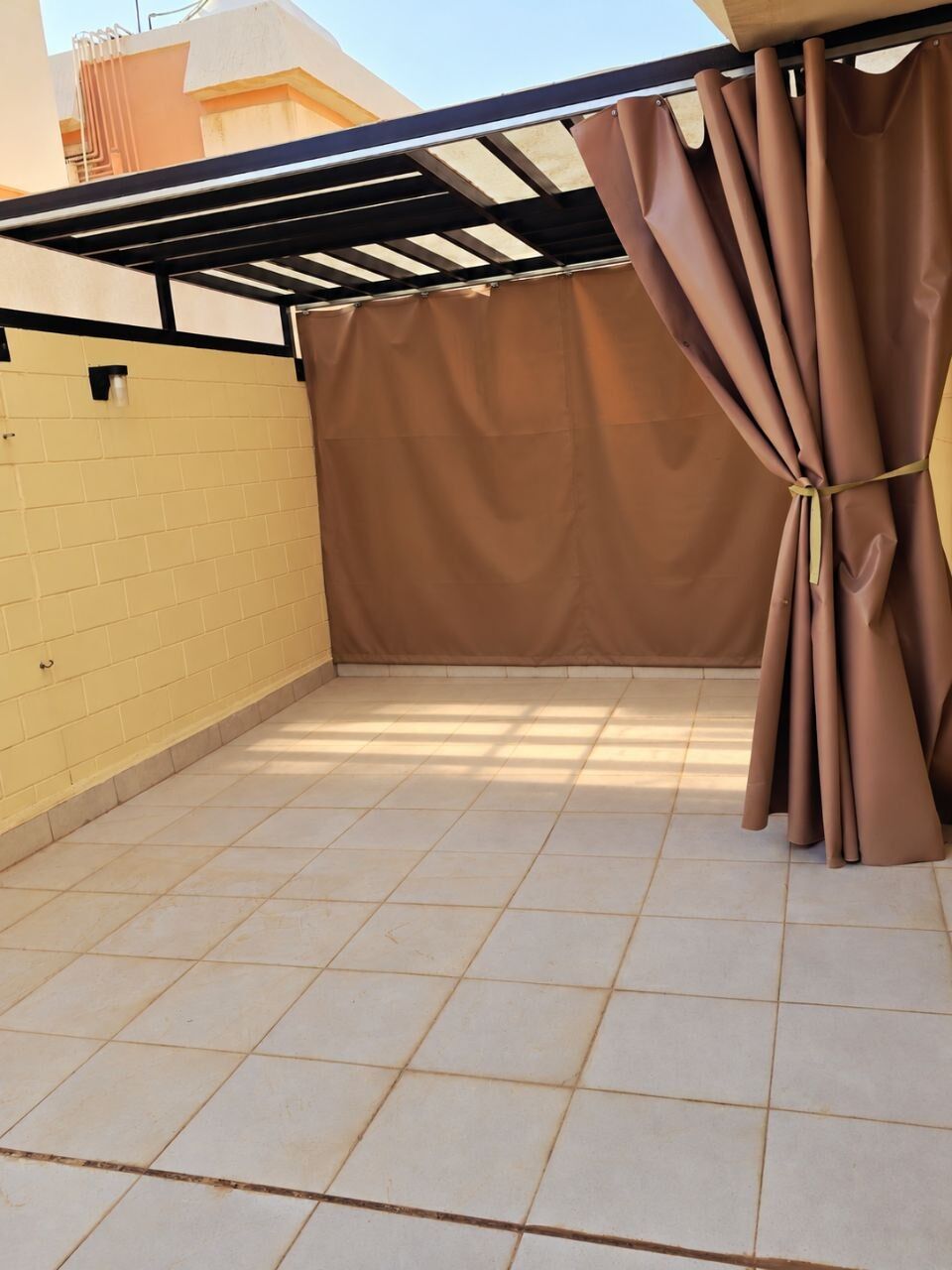 Riyadh, Farm & Garden, SAR 1800,  Outdoor Canopy With 2 Curtains | مظلة جلسة خارجية مع ستارتين