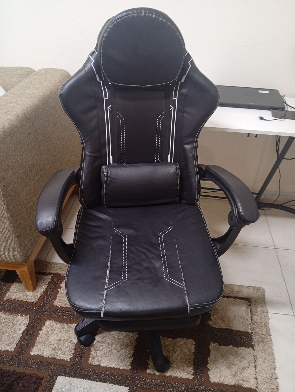 Khobar, Furniture, SAR 300,  🔥 For Sale: L-Shaped Office Desk + Gaming/Office Chair 🔥