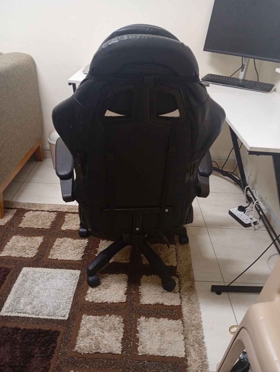 Khobar, Furniture, SAR 300,  🔥 For Sale: L-Shaped Office Desk + Gaming/Office Chair 🔥