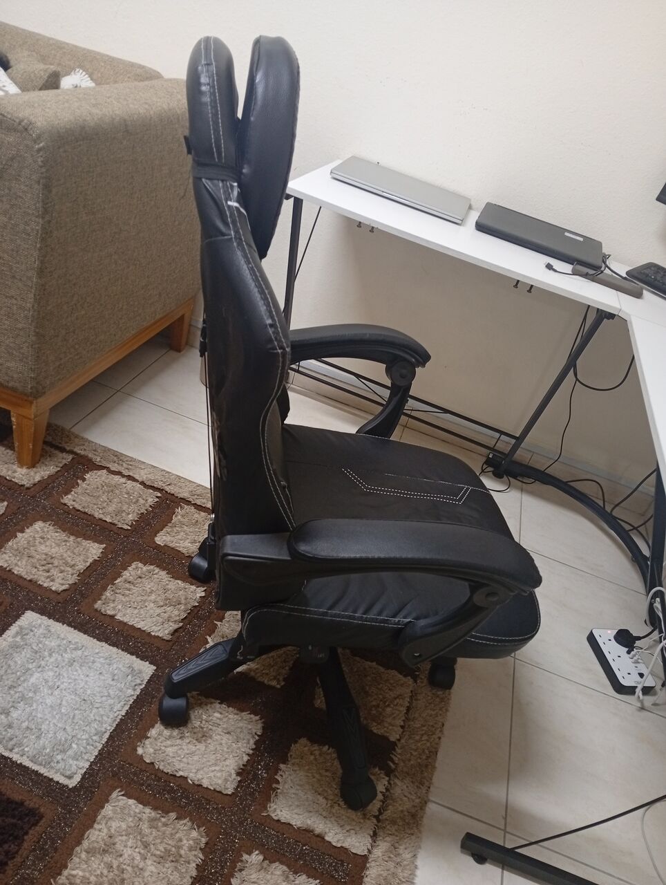 Khobar, Furniture, SAR 300,  🔥 For Sale: L-Shaped Office Desk + Gaming/Office Chair 🔥