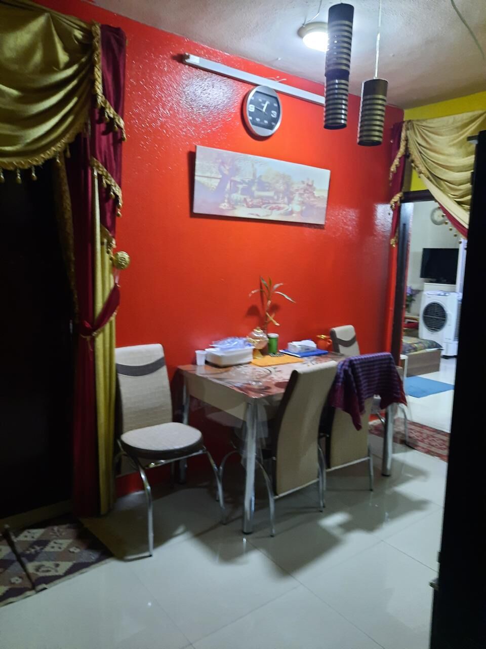 Al Batha, Apartments, Flats, Houses & Villas, SAR 20750/year,  4 BR,  4 BR Hall Kitchen Flat For Rent, Household Items Must Go With The Flat.
