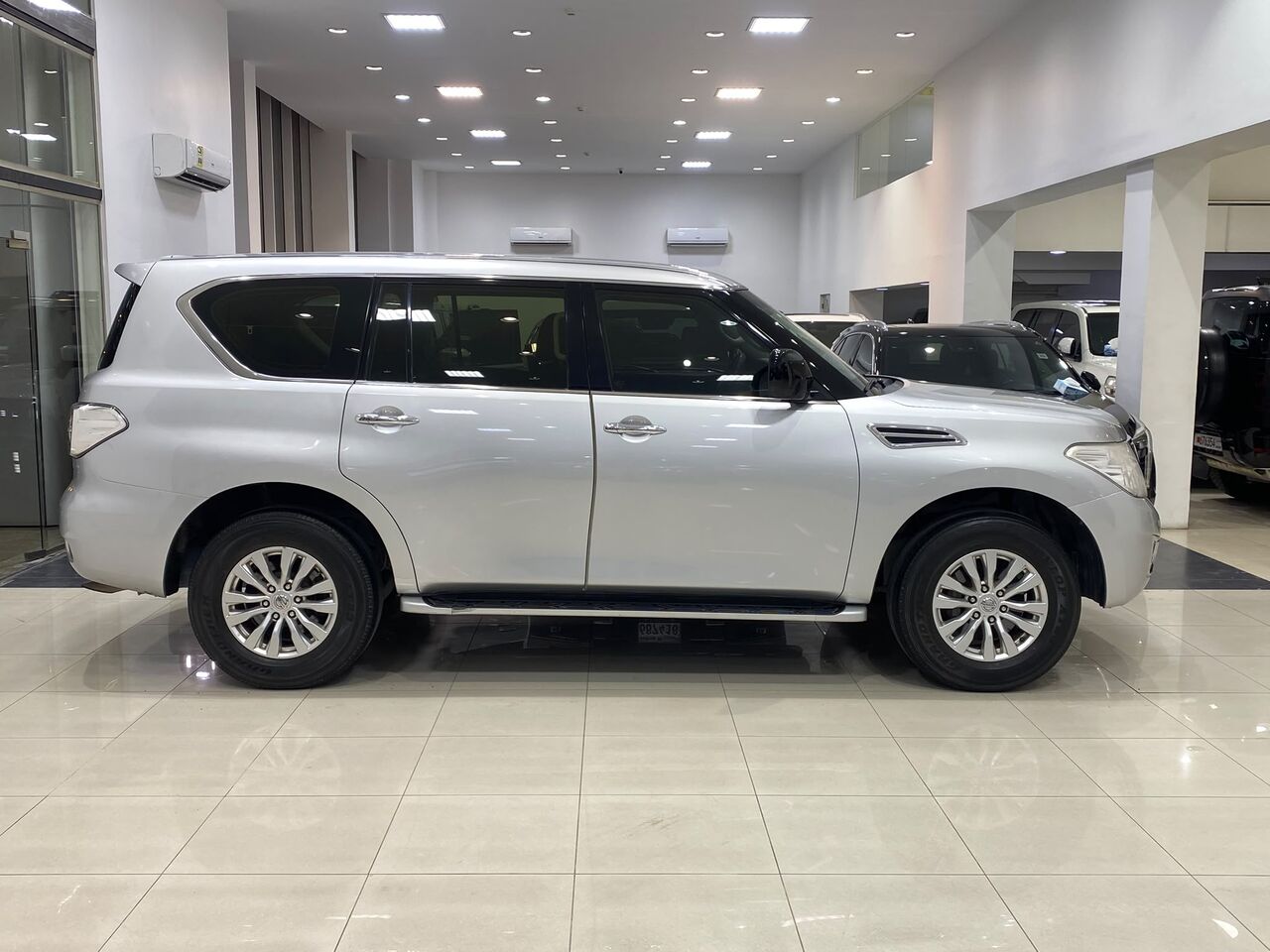 Manama, Vehicles, Cars & Trucks , BHD 8500,  Nissan Patrol XE,  2017,  Automatic,  132000 KM,    (Silver)