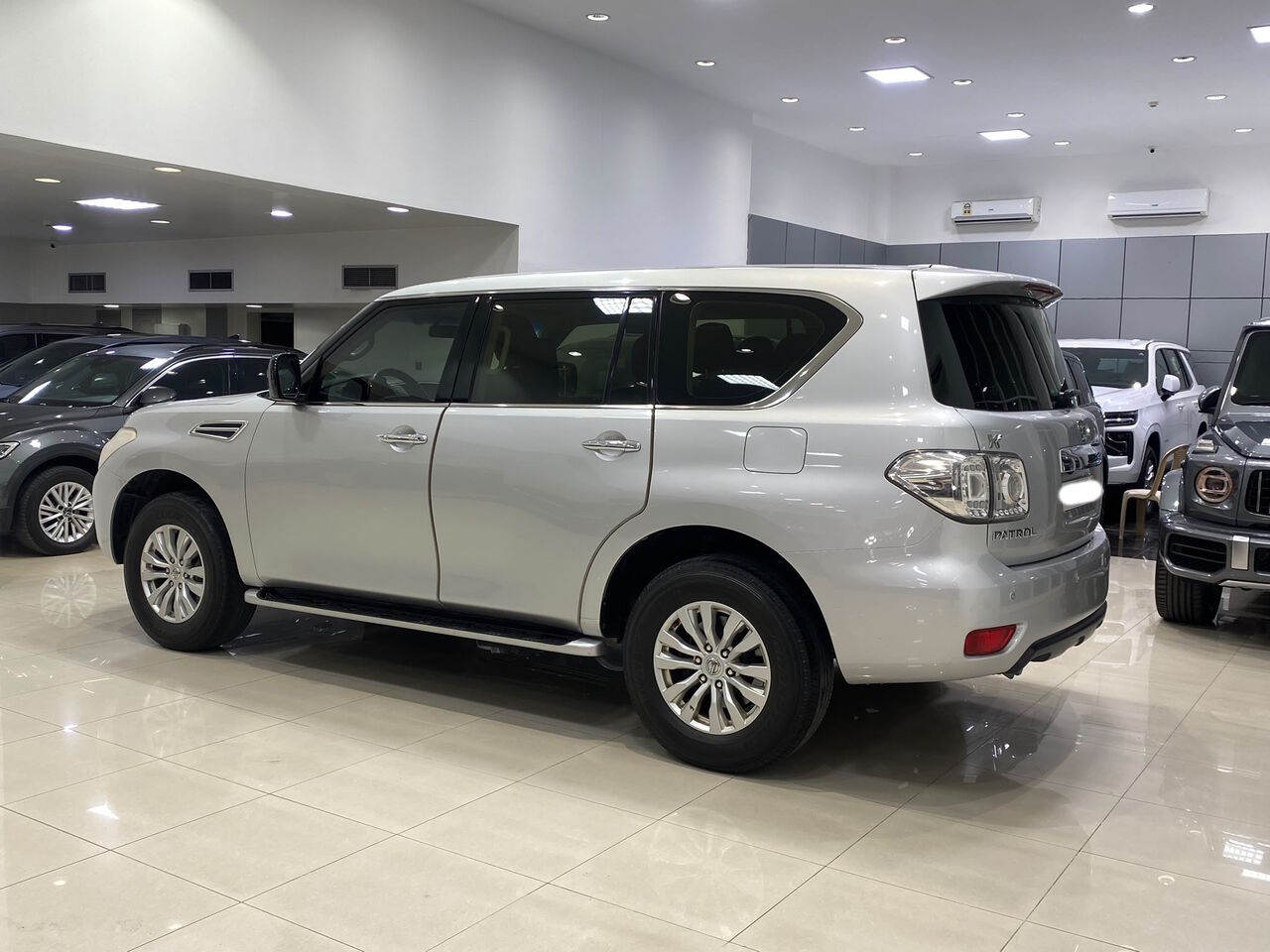 Manama, Vehicles, Cars & Trucks , BHD 8500,  Nissan Patrol XE,  2017,  Automatic,  132000 KM,    (Silver)