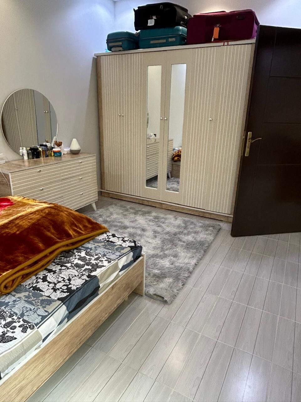 Riyadh, Apartments, Flats, Houses & Villas, SAR 2600/month,  1 BR,  SPACIOUS 1BHK FLAT IN AL KHALEEJ SEMI FURNISHED FOR 3 MONTHS RENT 2600SAR