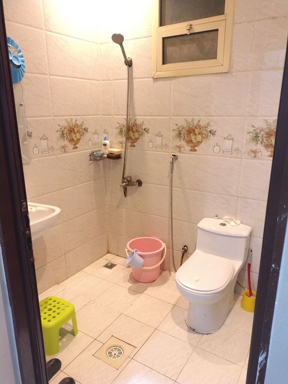 Riyadh, Apartments, Flats, Houses & Villas, SAR 2600/month,  1 BR,  SPACIOUS 1BHK FLAT IN AL KHALEEJ SEMI FURNISHED FOR 3 MONTHS RENT 2600SAR